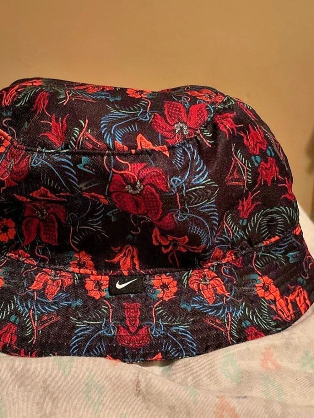 Nike SB Paradise Floral Bucket Hat Black & Red